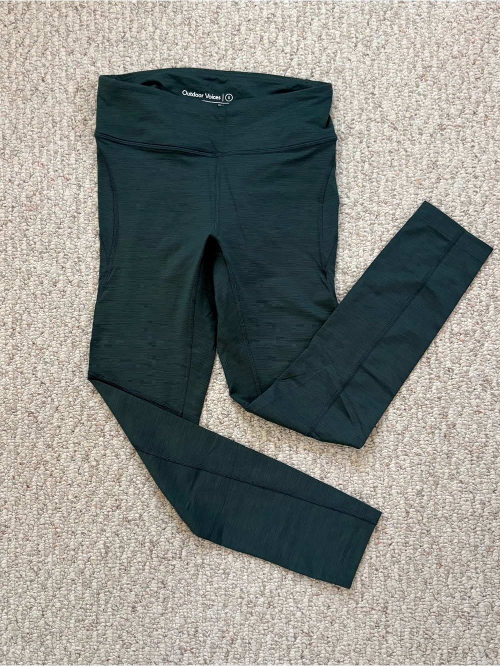 Outdoor Voices green leggings